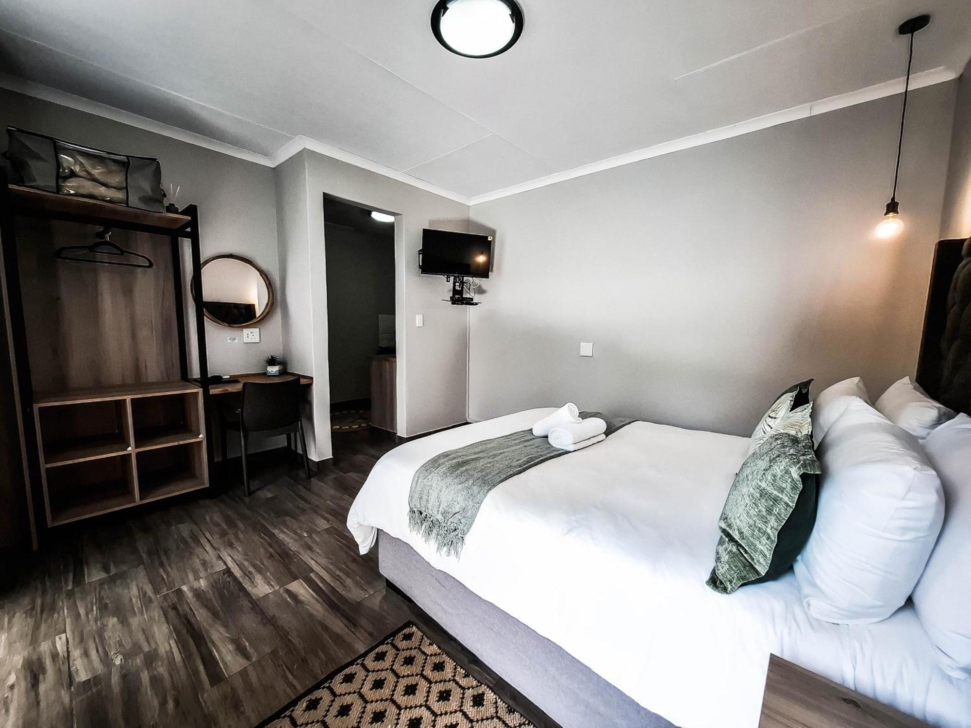B At Home Guest House Piet Retief Exterior foto