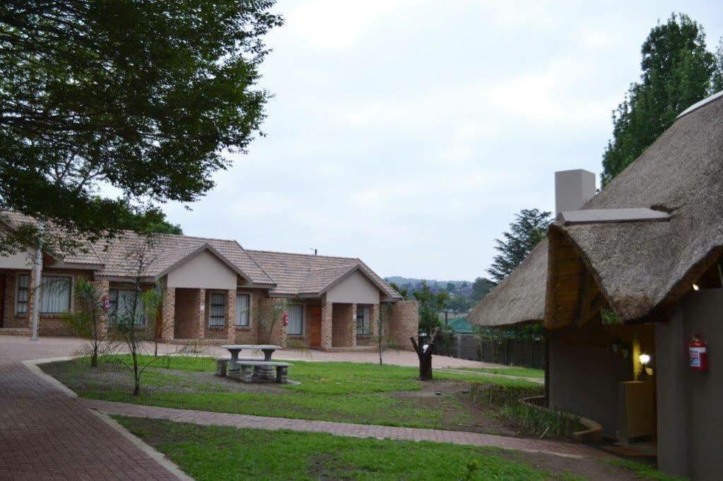 B At Home Guest House Piet Retief Exterior foto